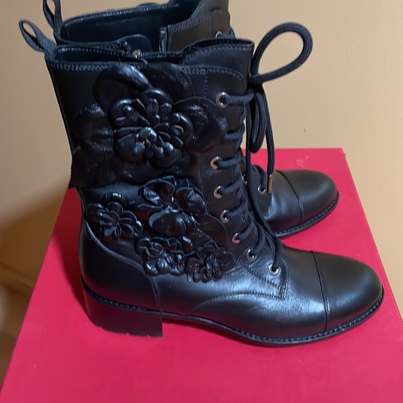 NIB Authentic Valentino Leather Moto Boots, size 38(8) - Picture 4 of 9